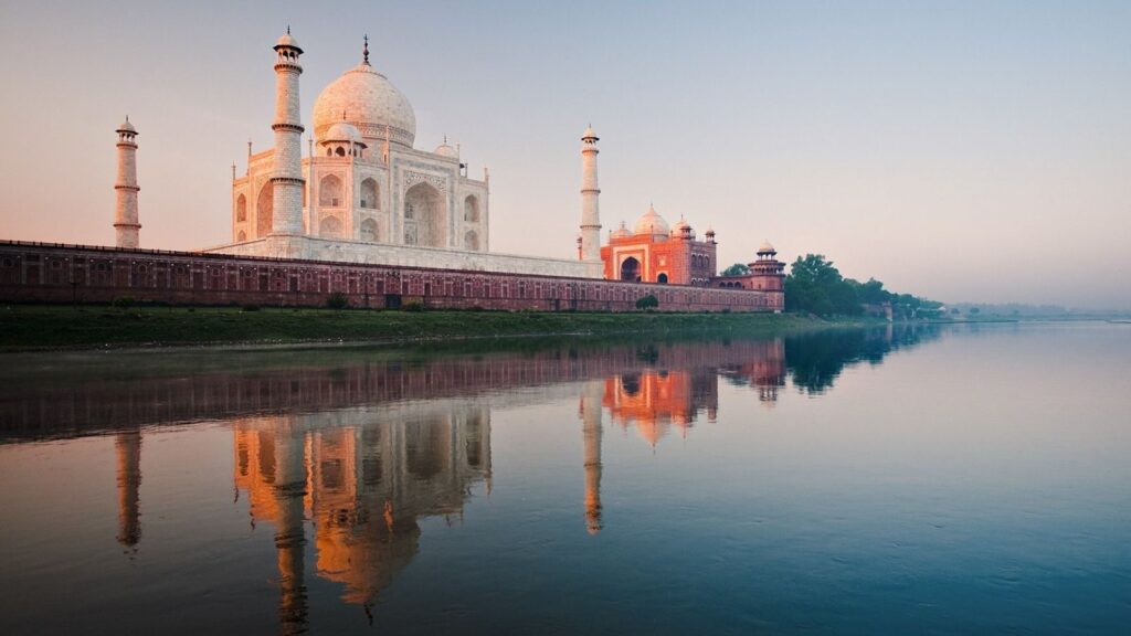 Tajmahal With Yamuna River