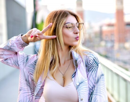 Benefits of Wearing Oley Glasses