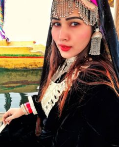 wear Chaunk Phool