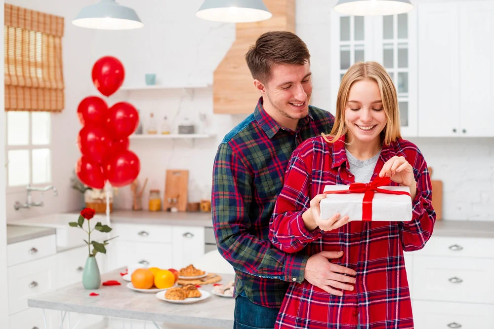 Send Valentine Day Gifts to India