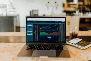Stock graph statistics using a best free stock screener