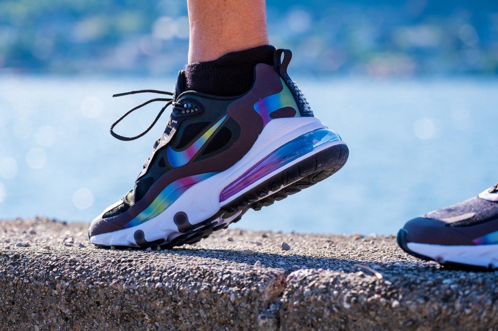 shoes for lower back pain