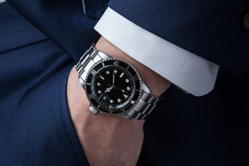 4 Watches for Men Who Love Finer Things in Life