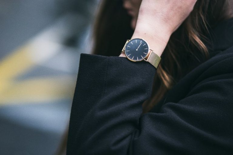 Watches for Women Essential for Power Dressing