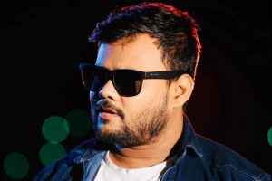 Deepak Dildar Biography