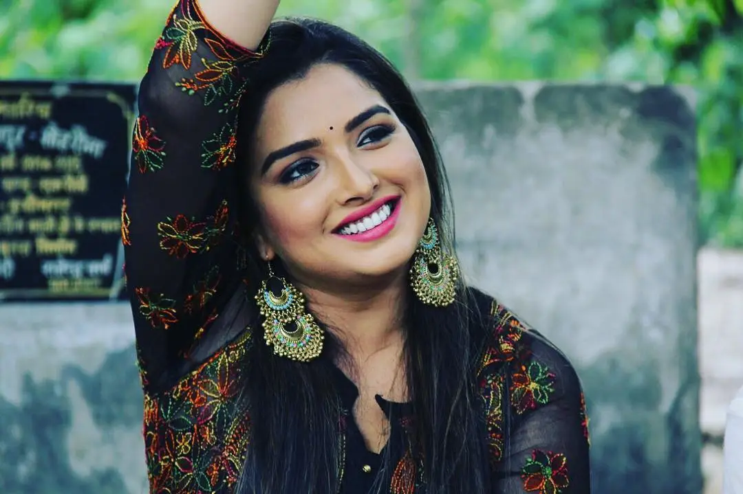 Amrapali Dubey Photo