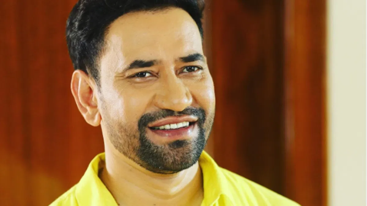Dinesh Lal Yadav Nirahua Biography Age Caste Family Net Worth 