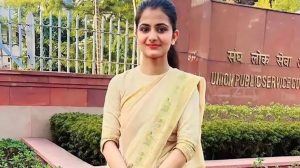 Divya Tanwar IAS