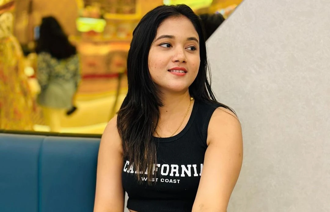 Komal Kharat Biography, Wiki, Age, Education, Family, Influencer, and ...