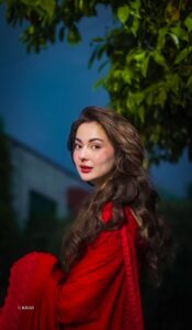 Hania Amir Hot