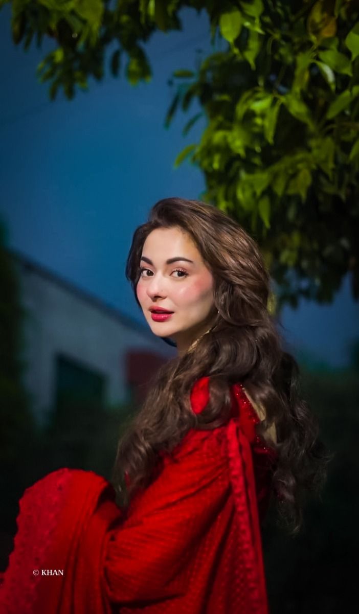 Hania Amir Hot