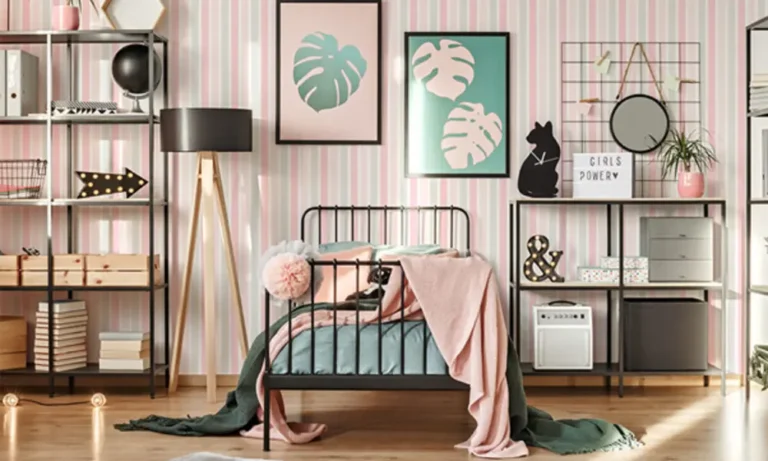 Decorate Small Spaces