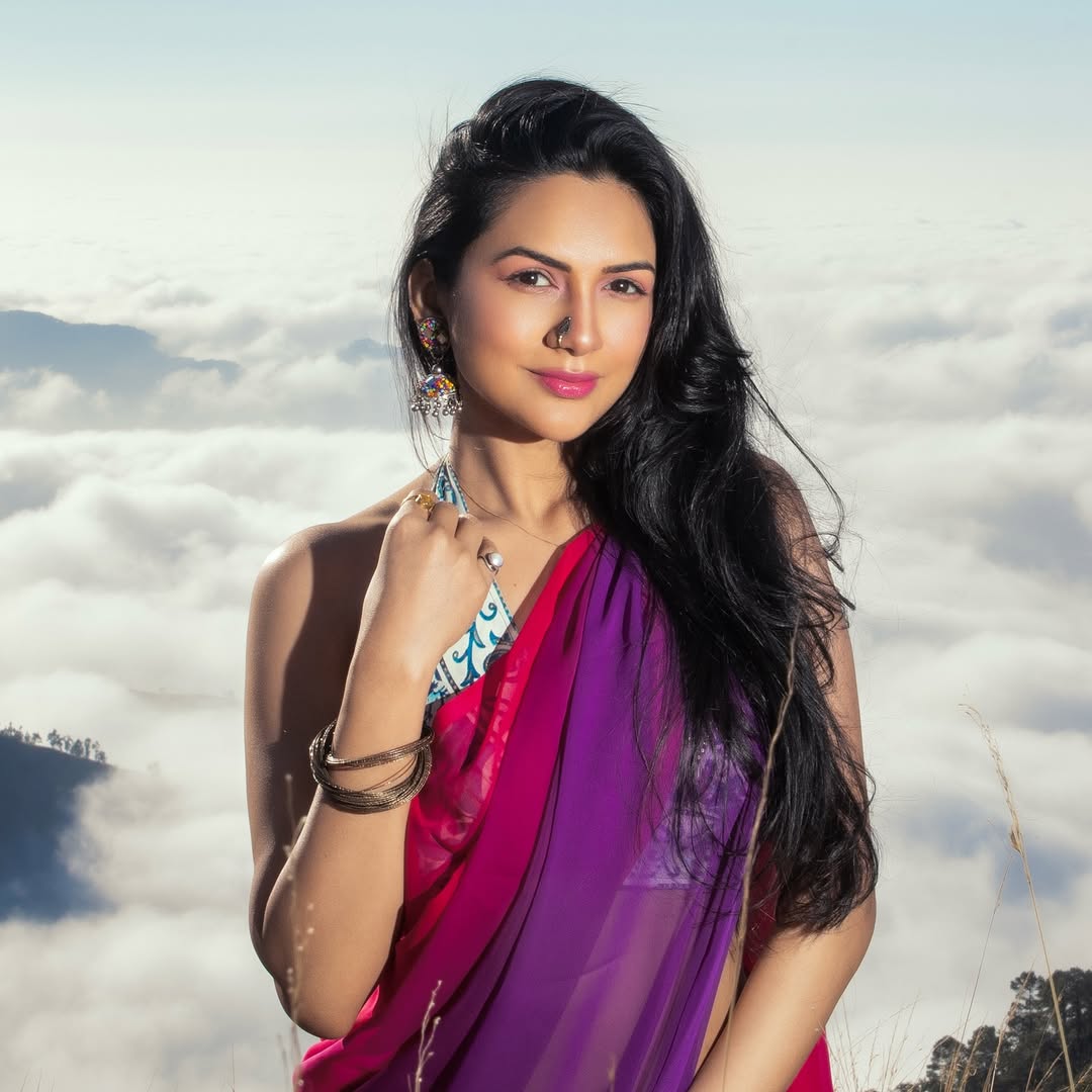 akanksha chamola Age