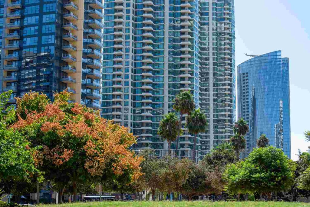 tall-apartment-buildings-with-modern-design